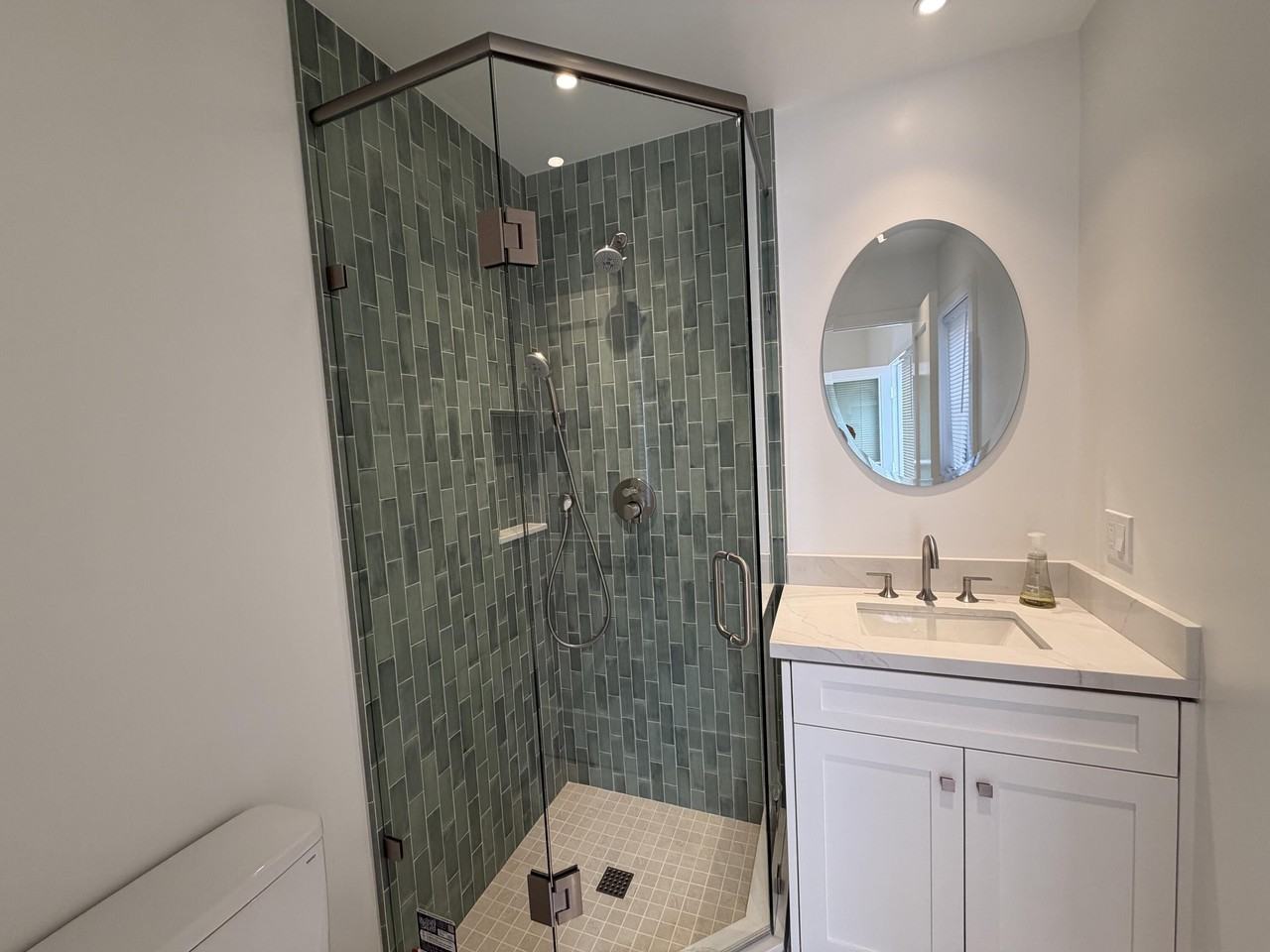 915 E Cota St - Photo 3 of 12