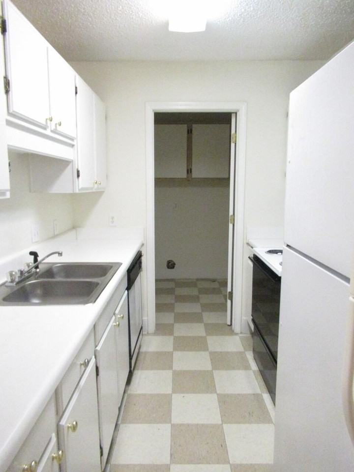 970 Jessamine Trl - Photo 4 of 11