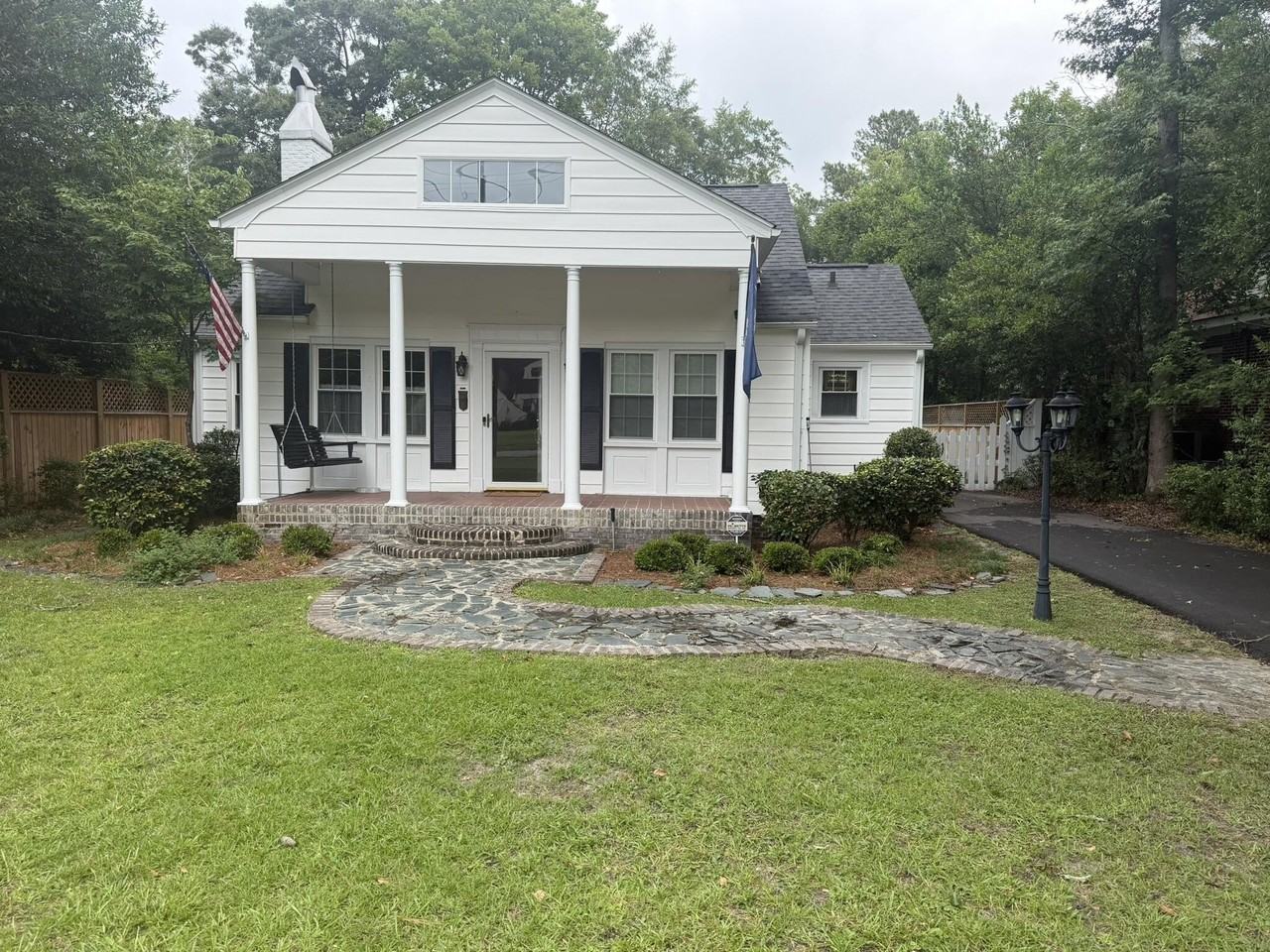 213 Haynsworth St - Photo 4 of 37