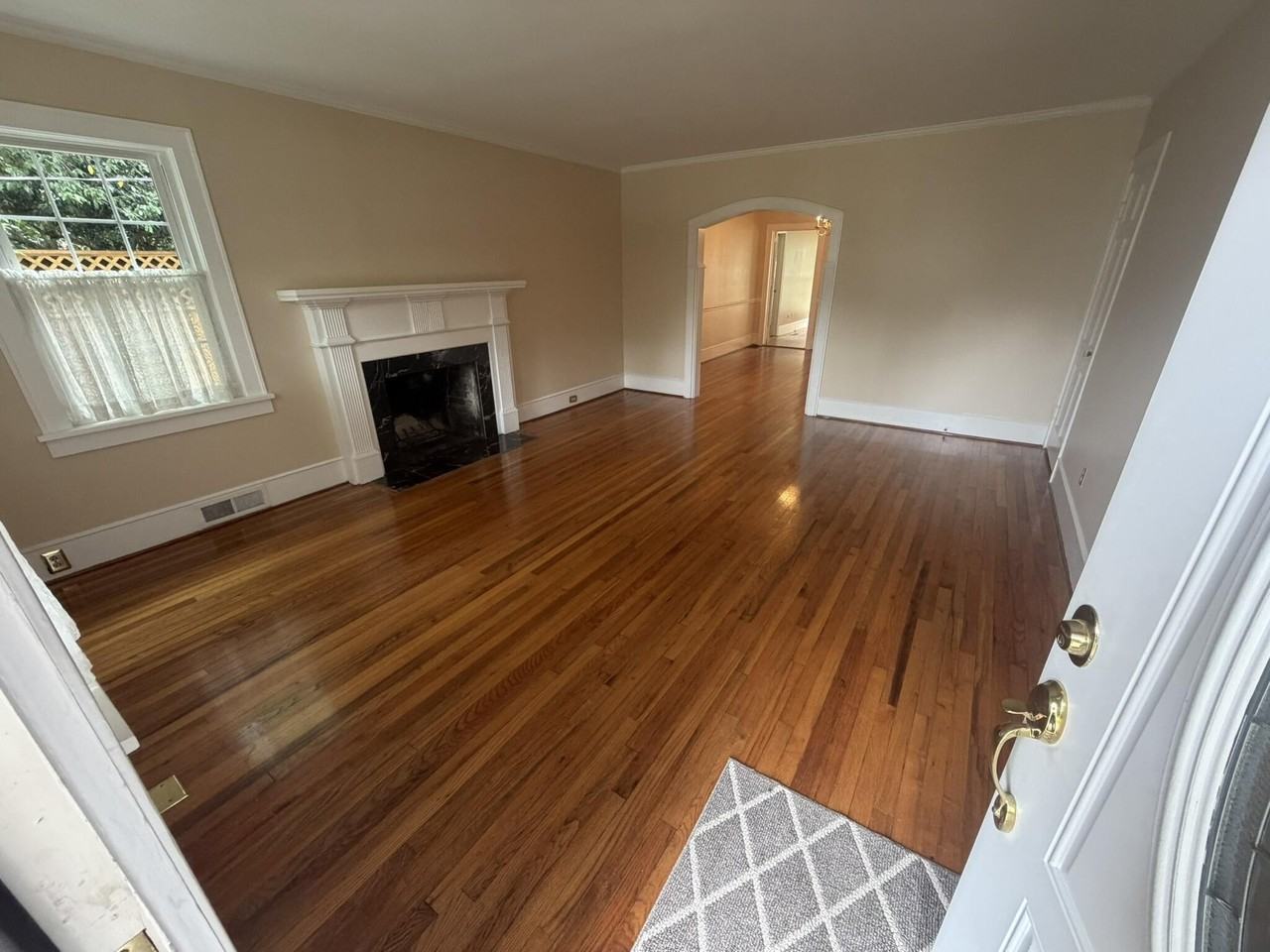 213 Haynsworth St - Photo 5 of 37