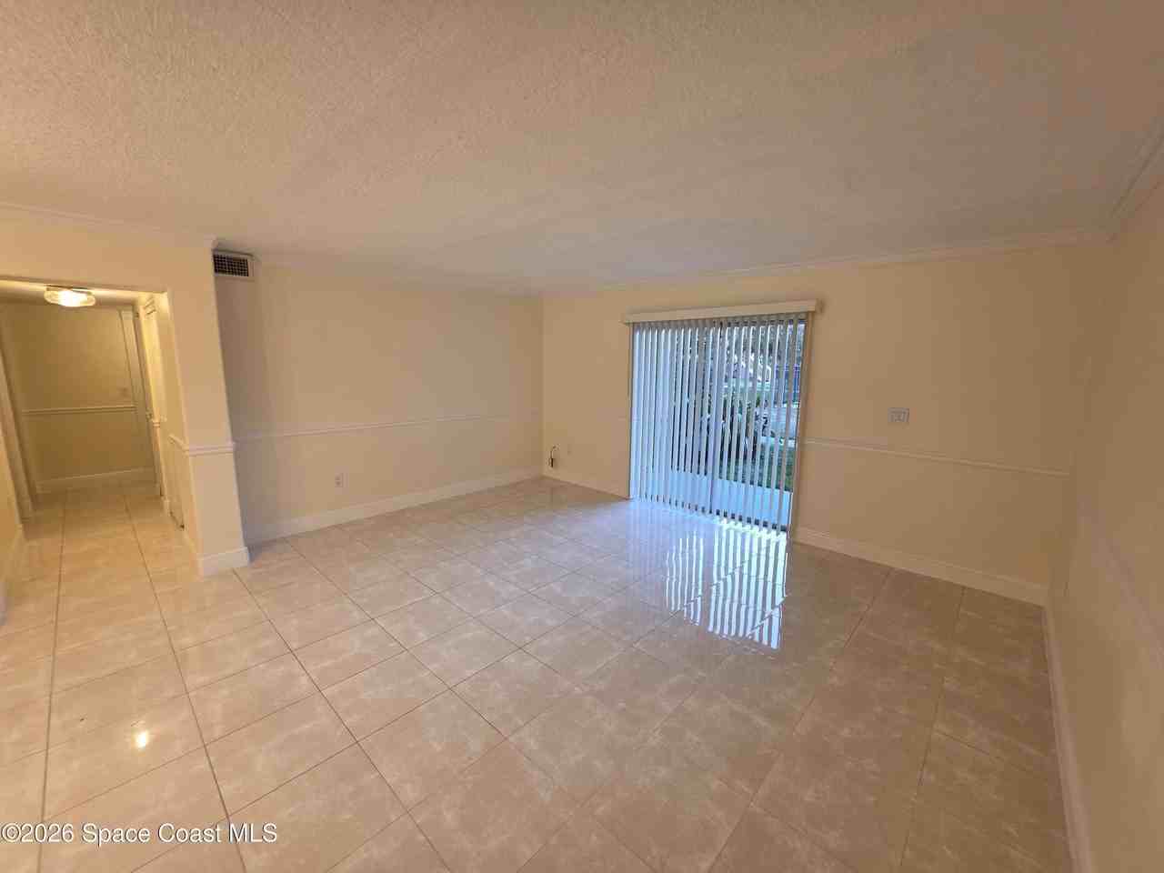 189 Cambridge Ln - Photo 2 of 14