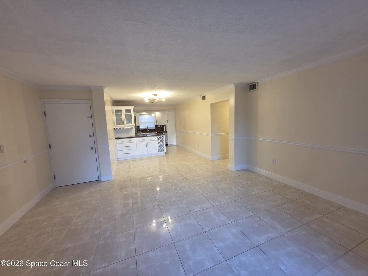 189 Cambridge Ln - Photo 3 of 14