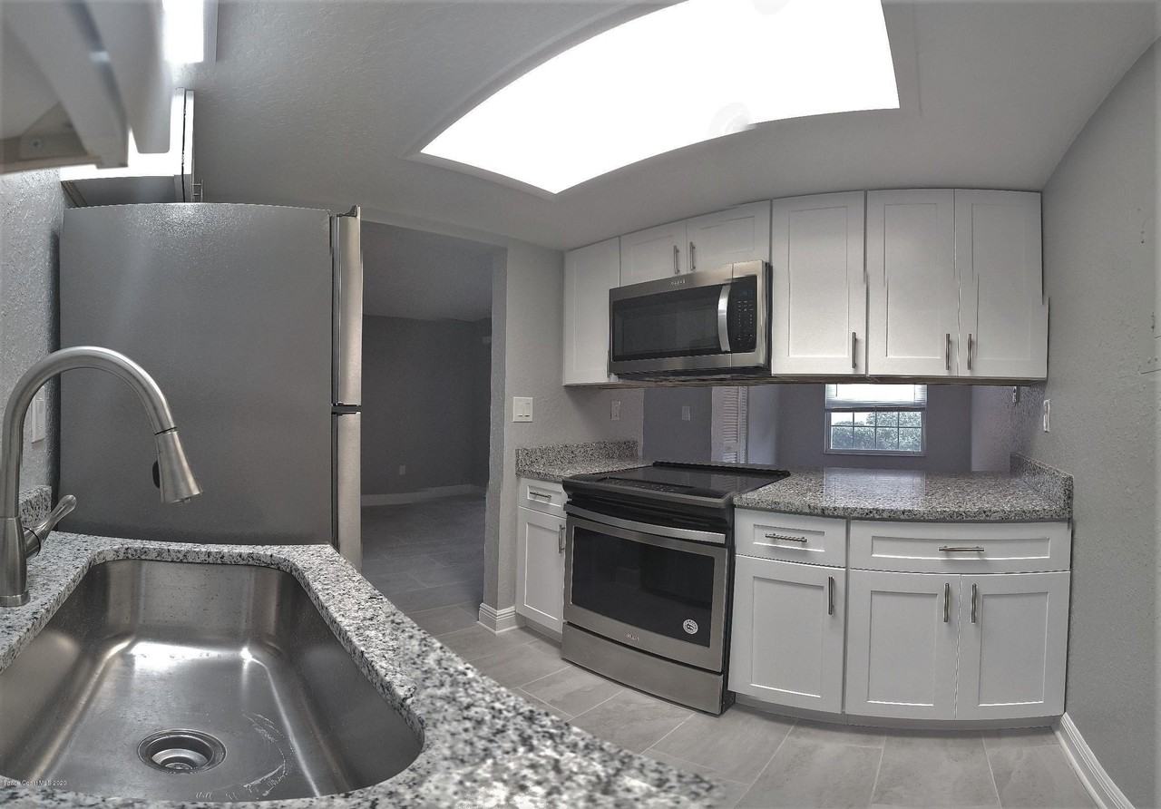 133 Bristol Ct #133 - Photo 5 of 15