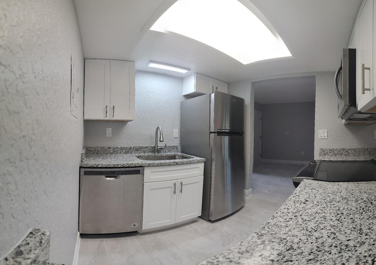 133 Bristol Ct #133 - Photo 6 of 15