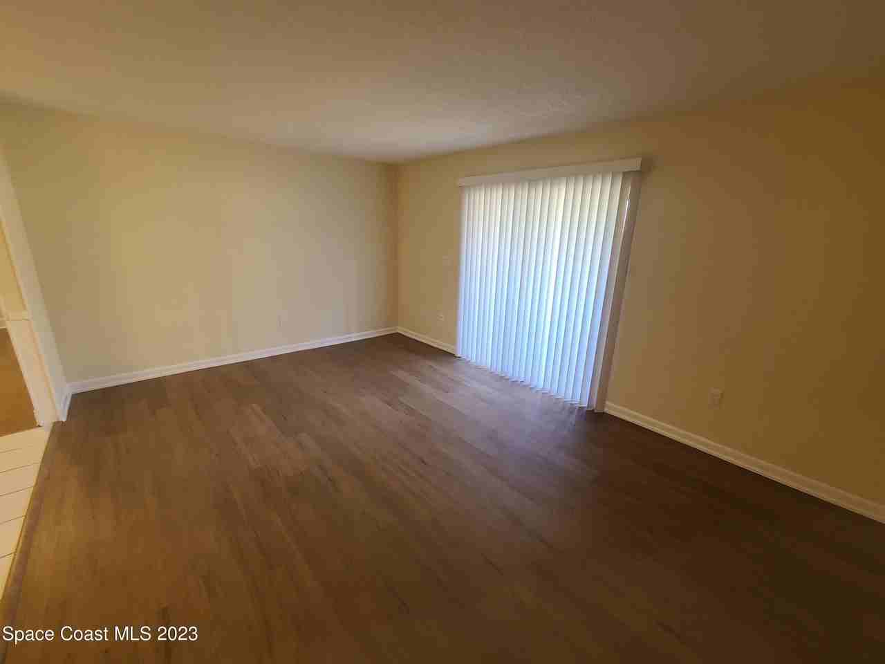 254 Ulster Ln - Photo 3 of 18