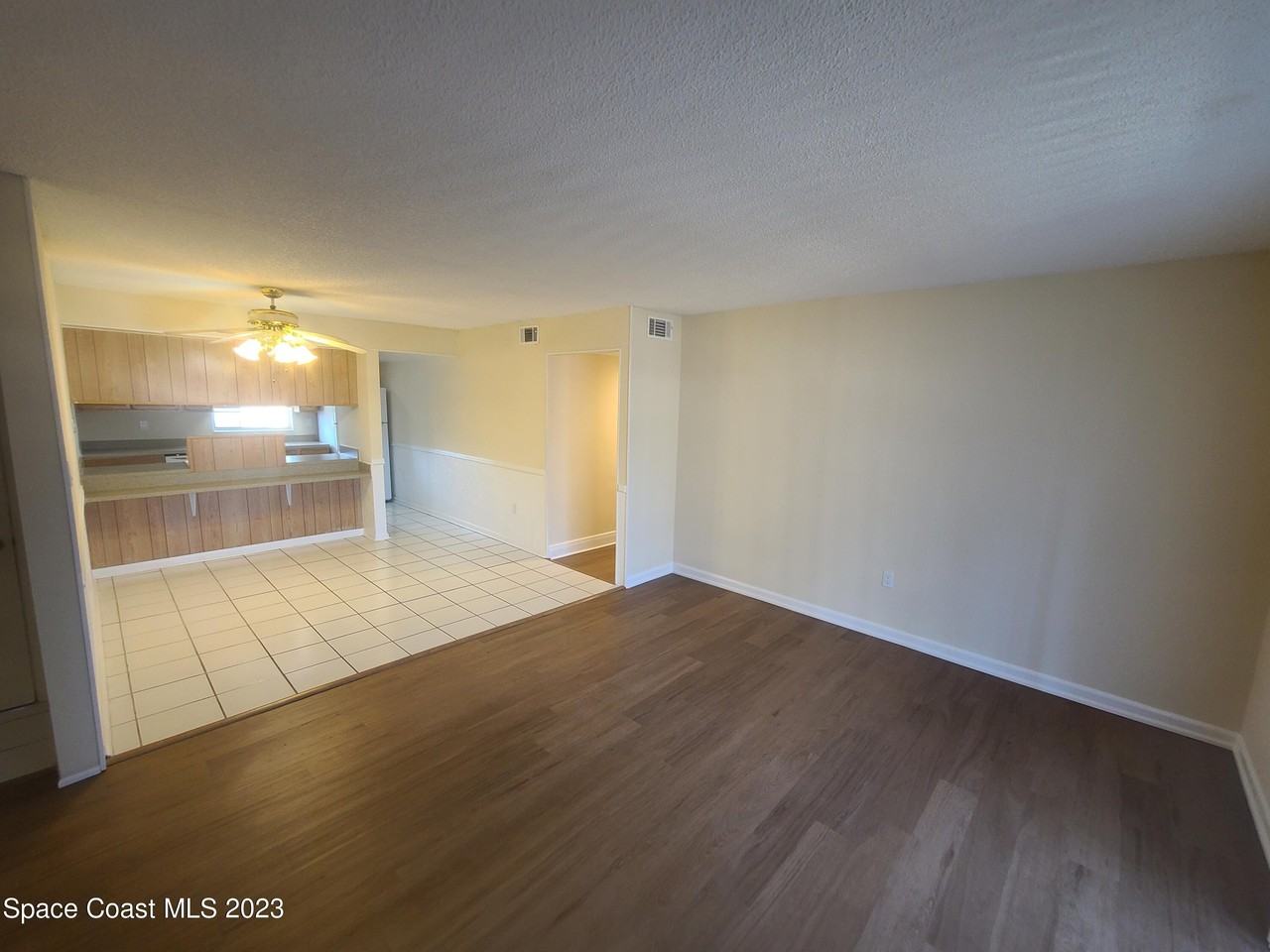 254 Ulster Ln - Photo 4 of 18