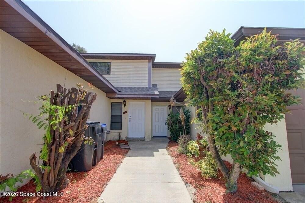 283 E Towne Pl - Photo 3 of 27