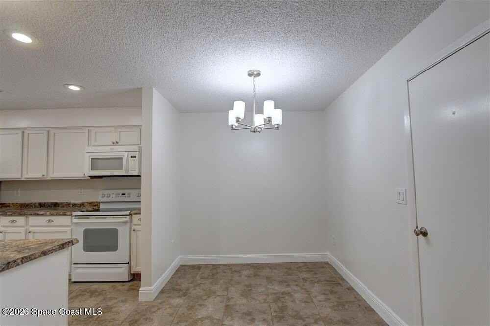 283 E Towne Pl - Photo 7 of 27
