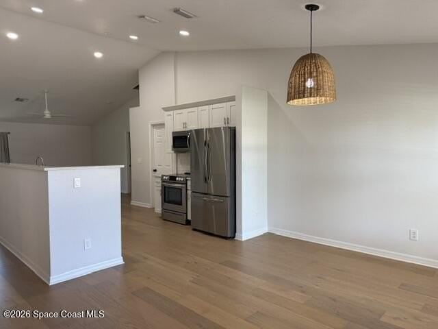 1954 Crane Creek Blvd - Photo 3 of 34