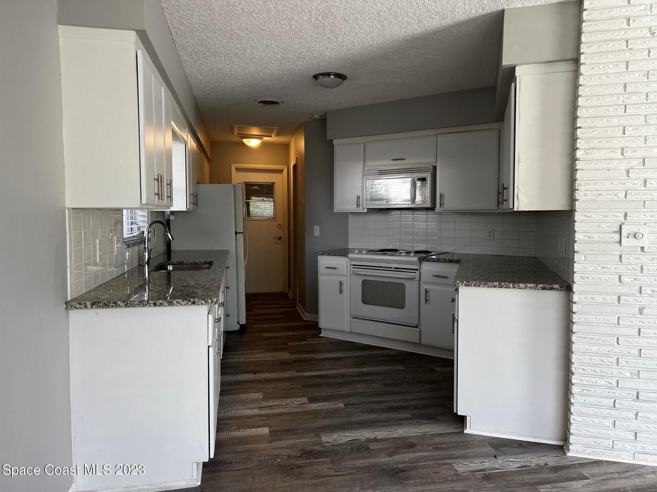 205 Melbourne Ave - Photo 5 of 19