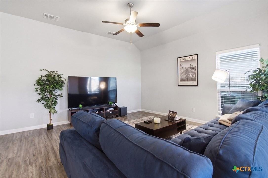 1207 Amber Dawn Dr - Photo 3 of 21