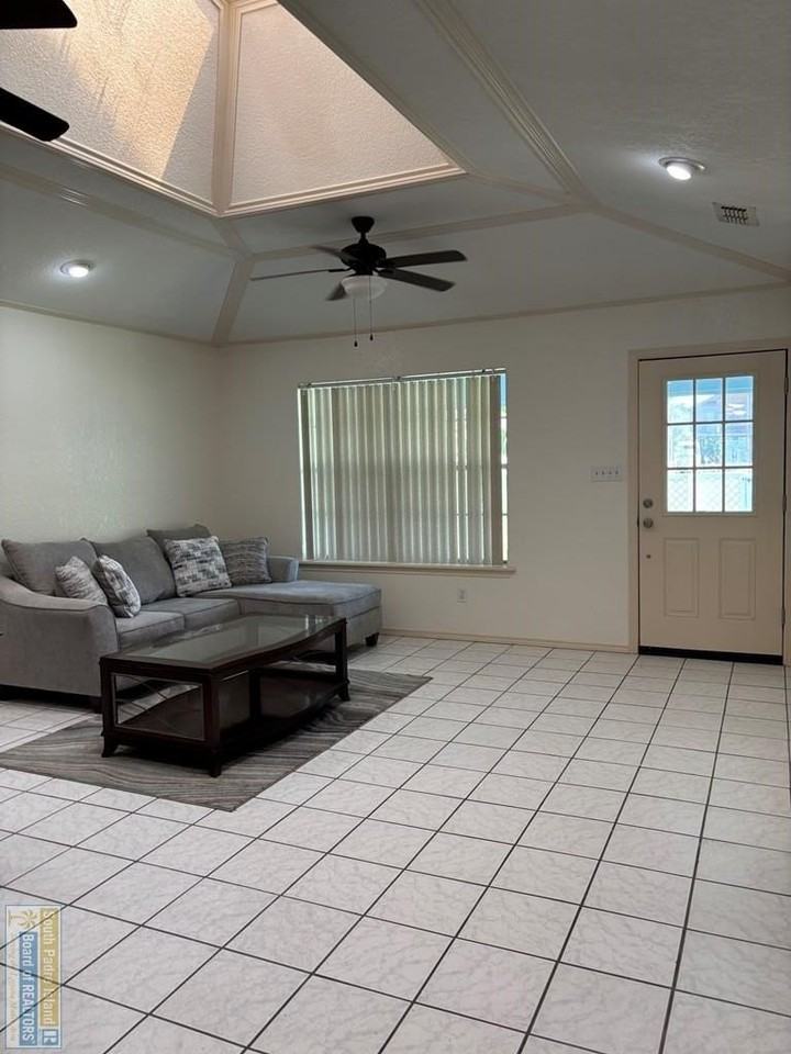 114 E Constellation Dr - Photo 5 of 16