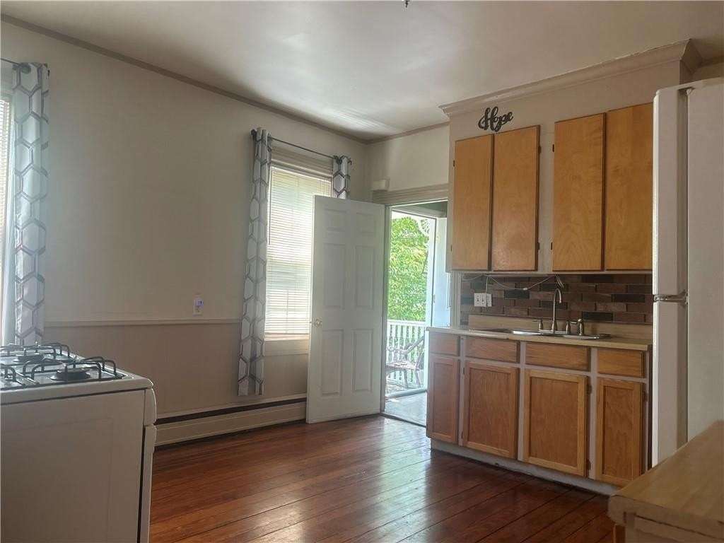 194 Gano St - Photo 3 of 8