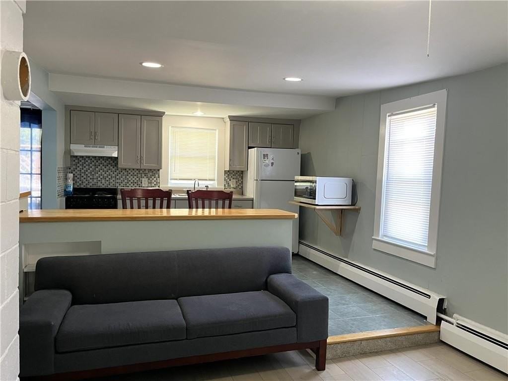 77 Narragansett Ave #2ndFL - Photo 4 of 10
