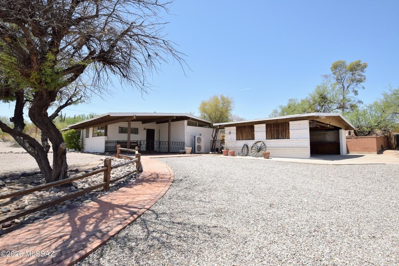 6902 E Big Bear Dr - Photo 2 of 42