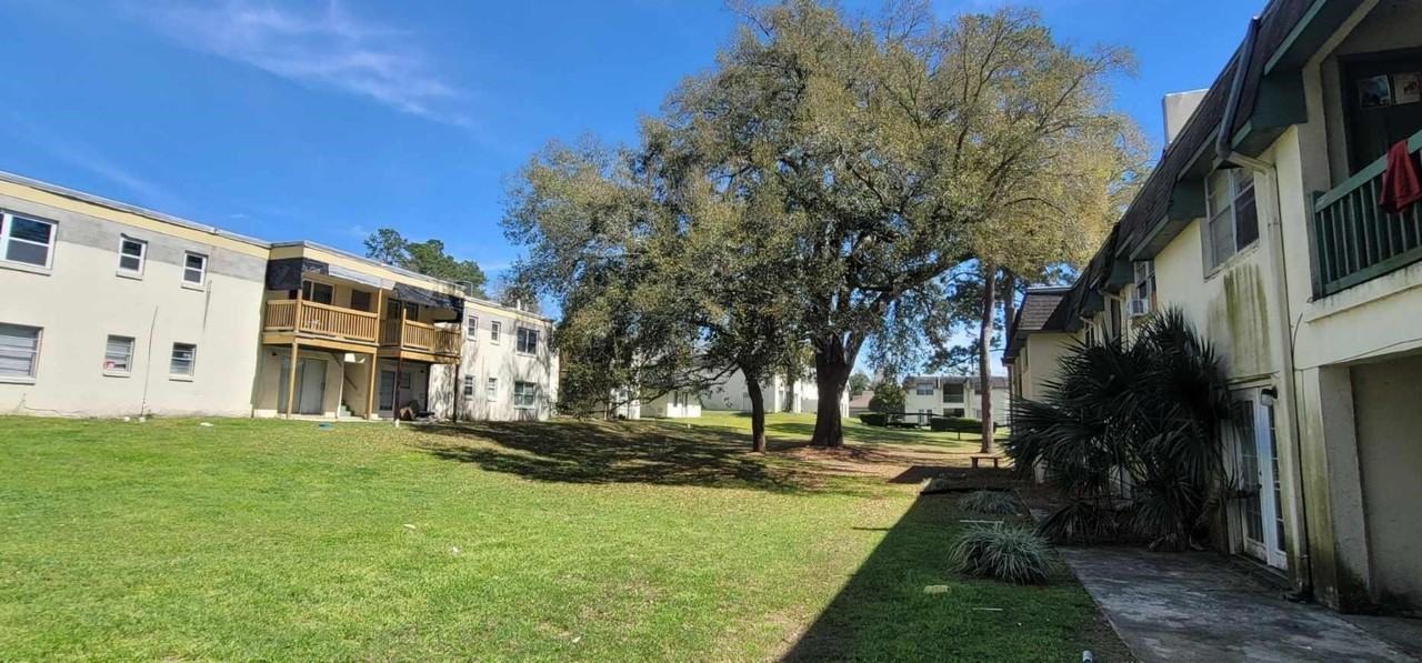 2325 W Pensacola St #116 - Photo 2 of 16