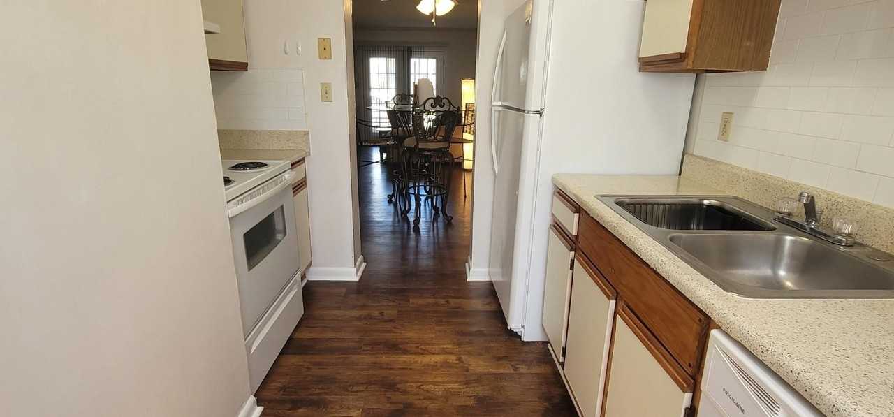 2325 W Pensacola St #116 - Photo 7 of 16