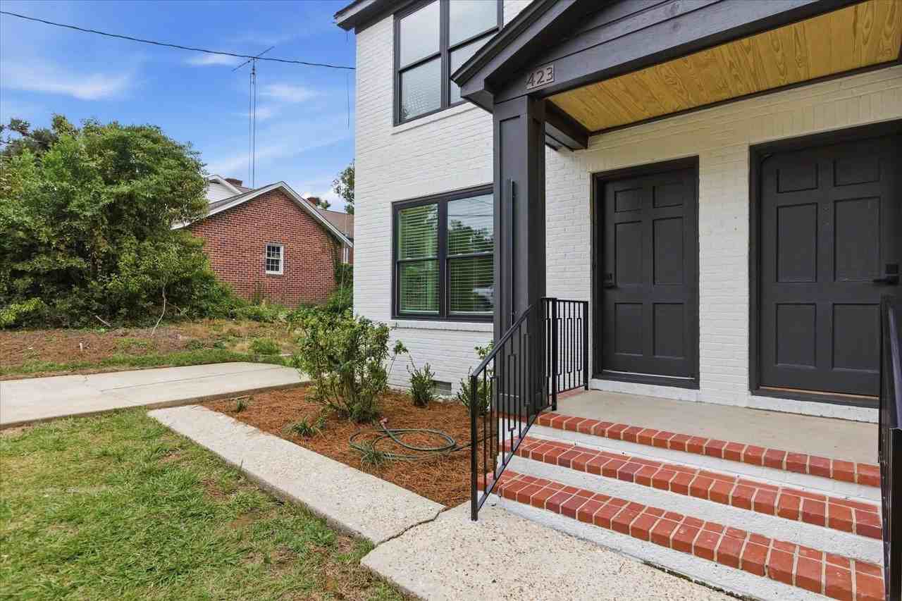 421 E Jennings St - Photo 4 of 39