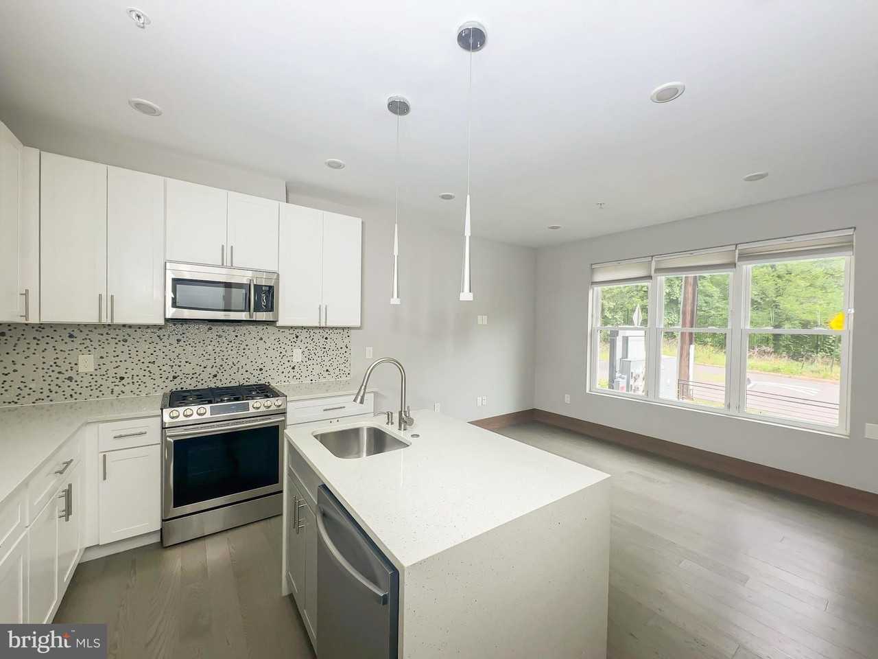 2109 M St Ne #4 - Photo 5 of 18