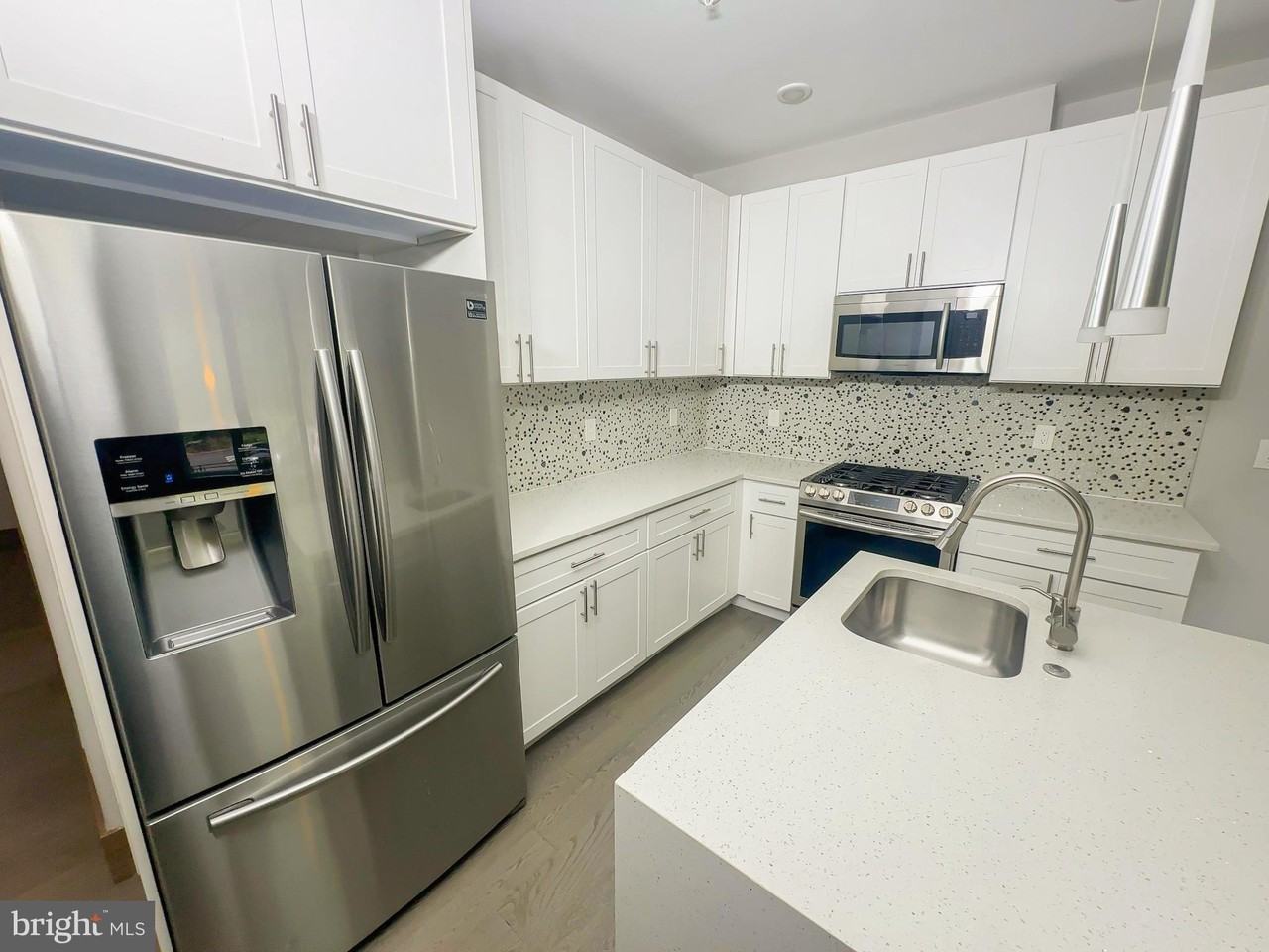 2109 M St Ne #4 - Photo 7 of 18