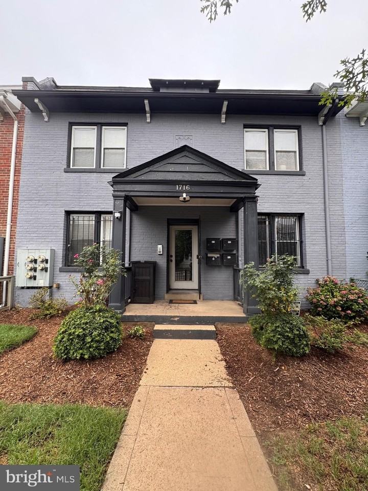 1716 W Virginia Ave Ne #102 - Photo 2 of 17