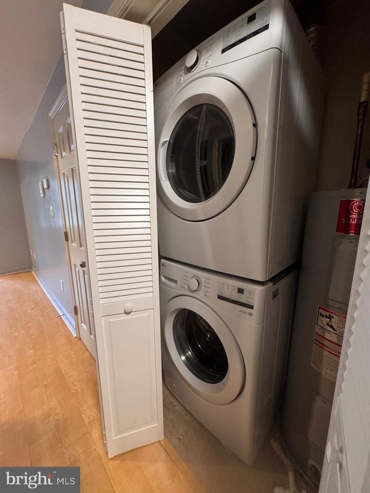 1716 W Virginia Ave Ne #102 - Photo 4 of 17