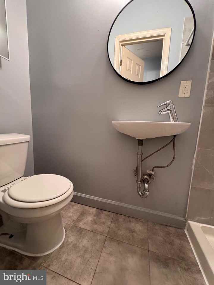 1716 W Virginia Ave Ne #102 - Photo 7 of 17