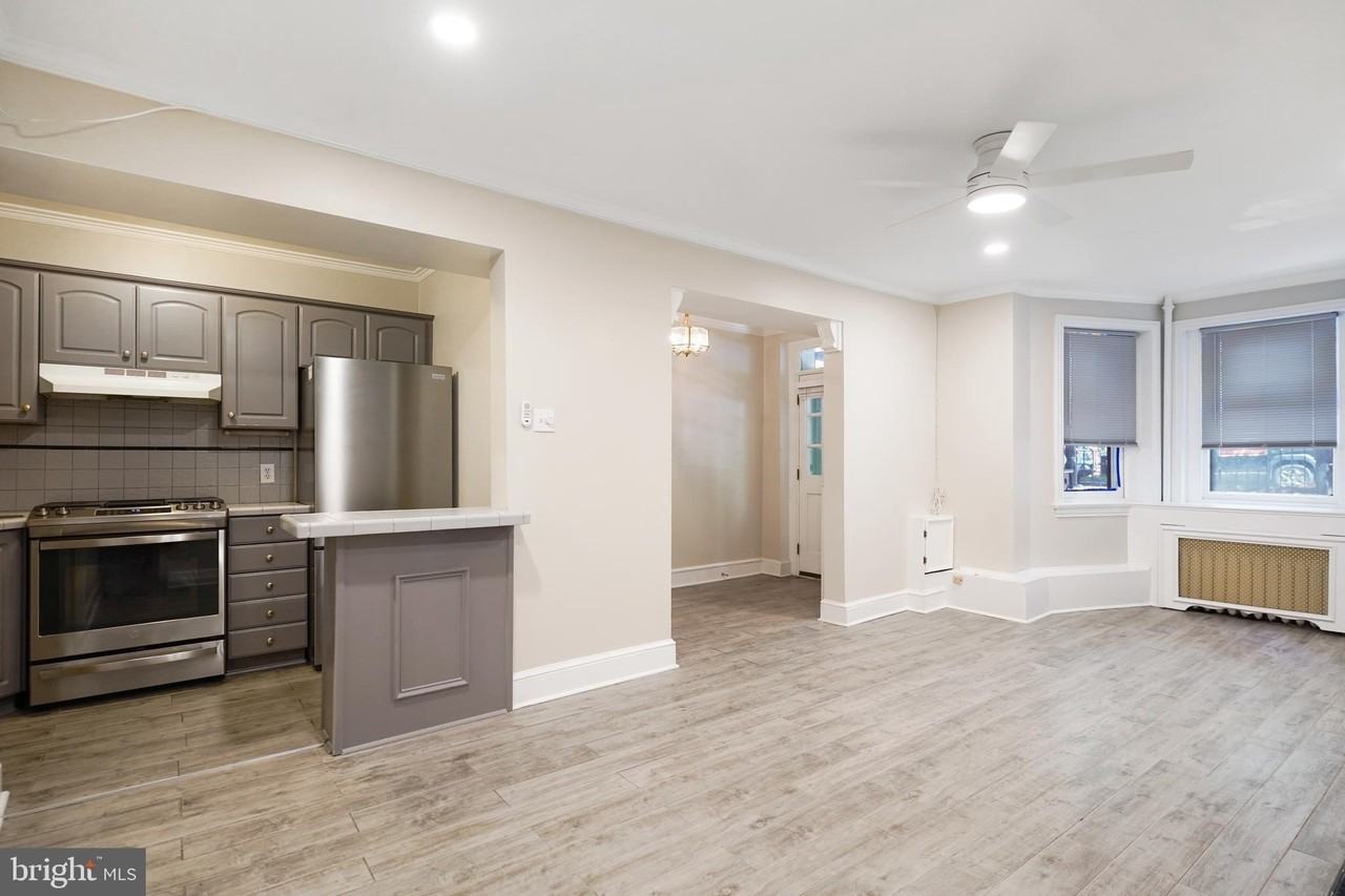 405 Constitution Ave Ne #B - Photo 2 of 11