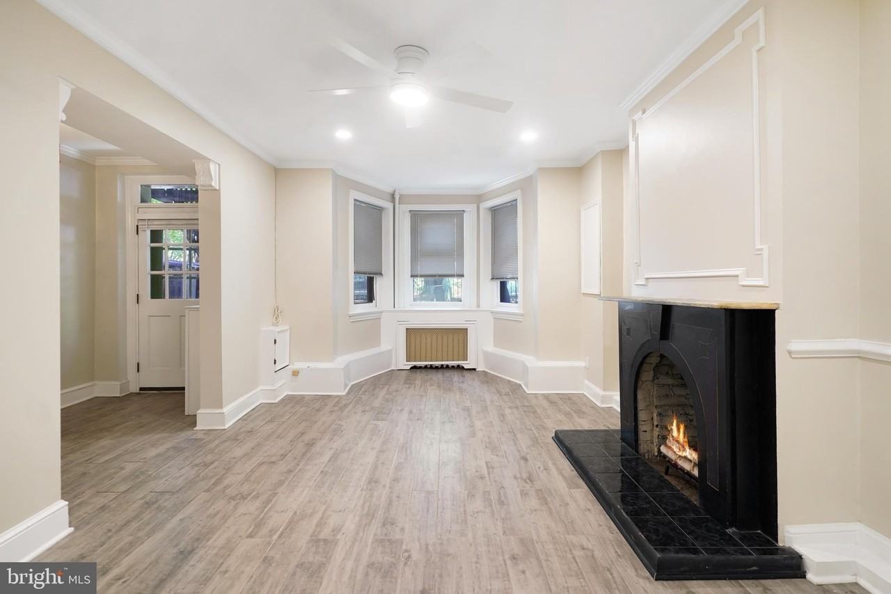 405 Constitution Ave Ne #B - Photo 4 of 11