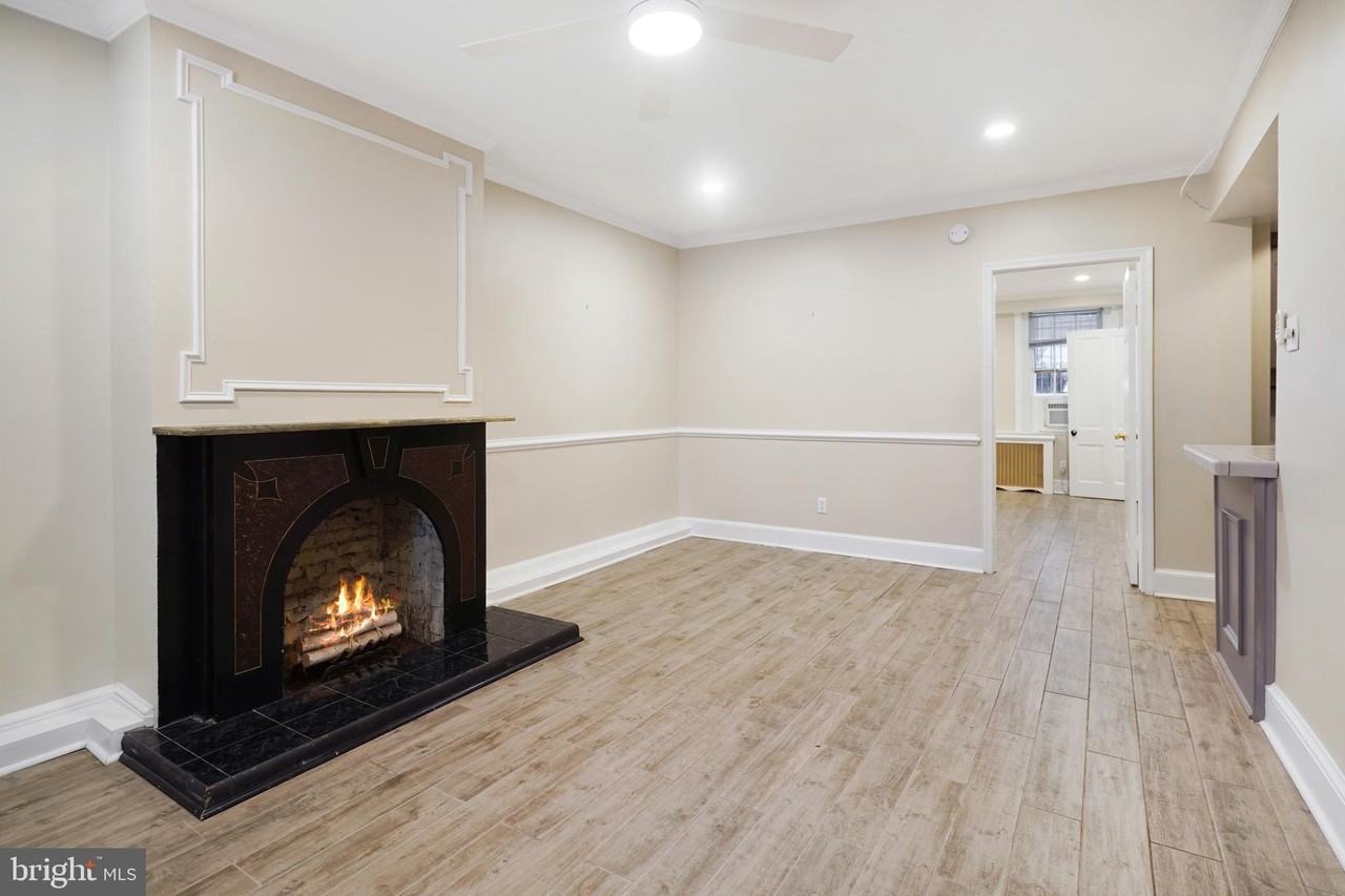 405 Constitution Ave Ne #B - Photo 5 of 11
