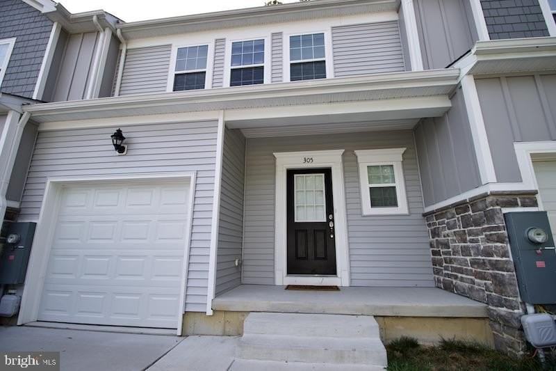 305 Stripes Ct - Photo 3 of 24