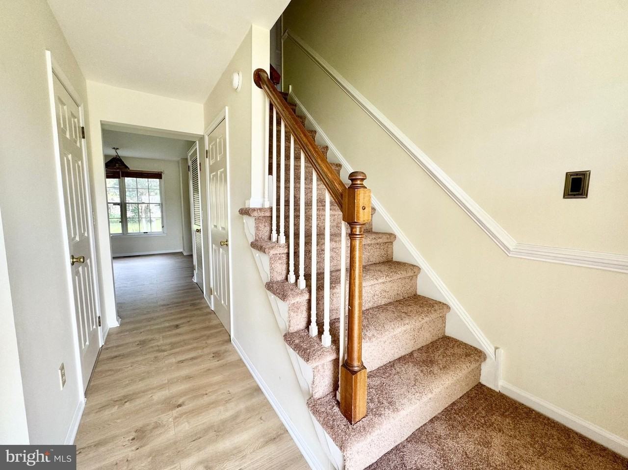501 Falcon Dr - Photo 3 of 27