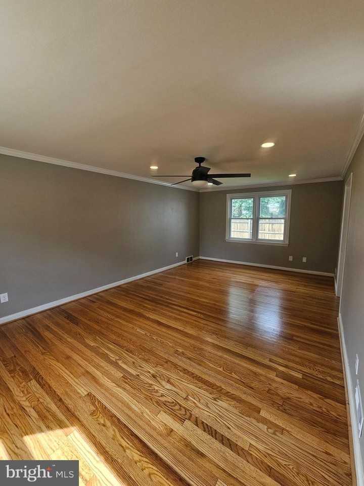 132 Devonshire Rd - Photo 3 of 13