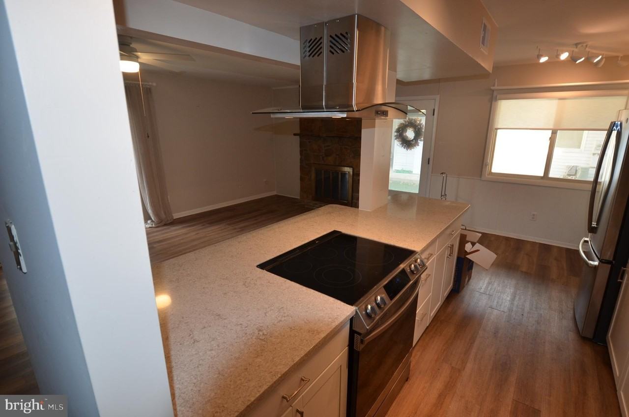 903 Houston Dr #903 - Photo 7 of 18