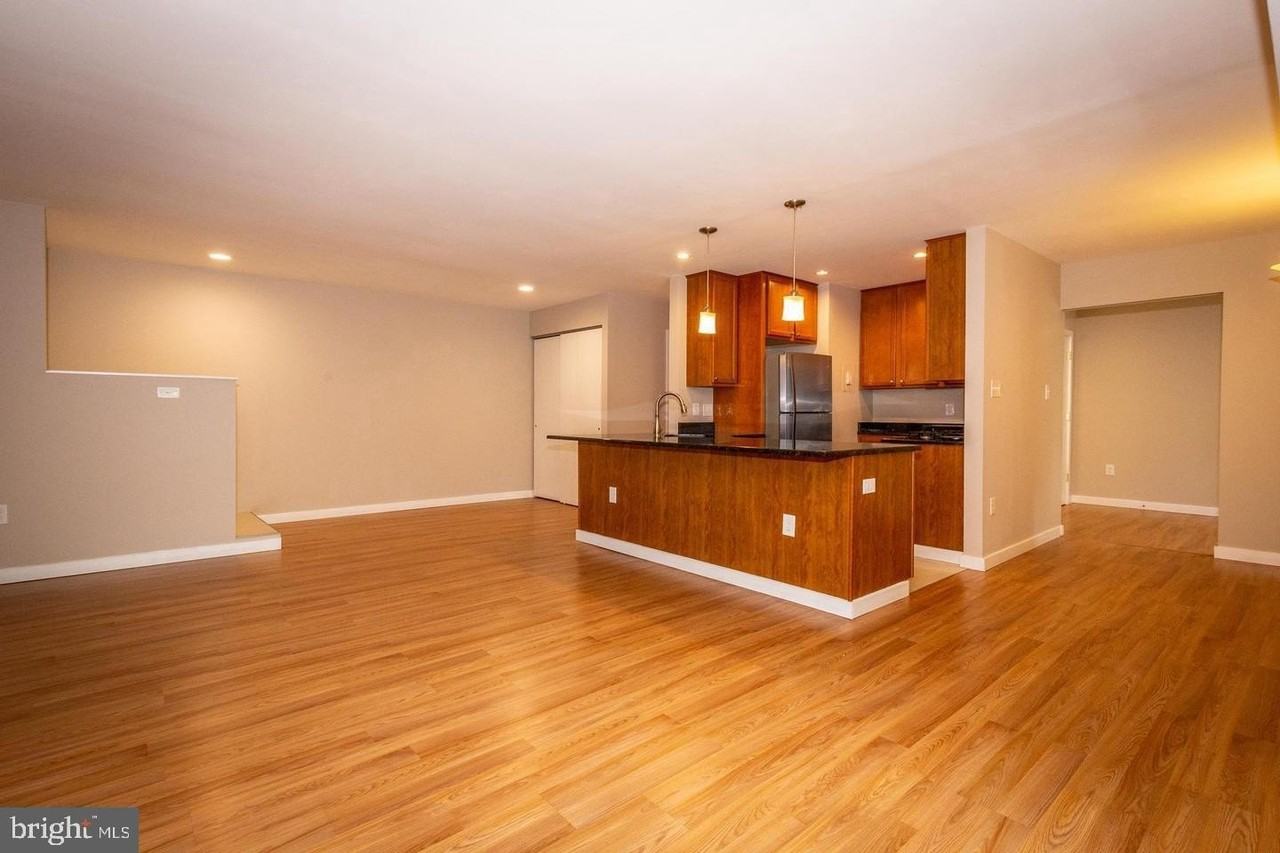 9 Silverwood Cir #11 - Photo 3 of 26