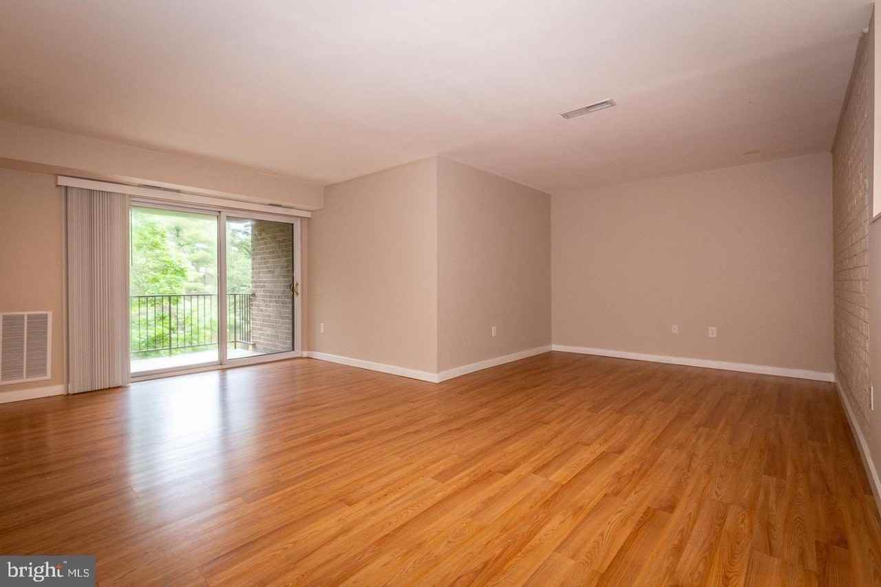 9 Silverwood Cir #11 - Photo 4 of 26