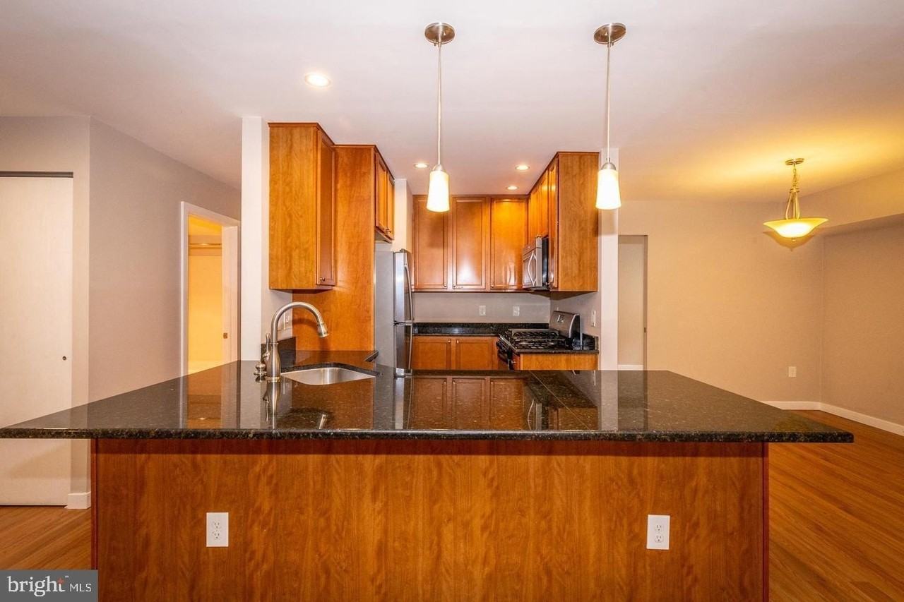 9 Silverwood Cir #11 - Photo 6 of 26