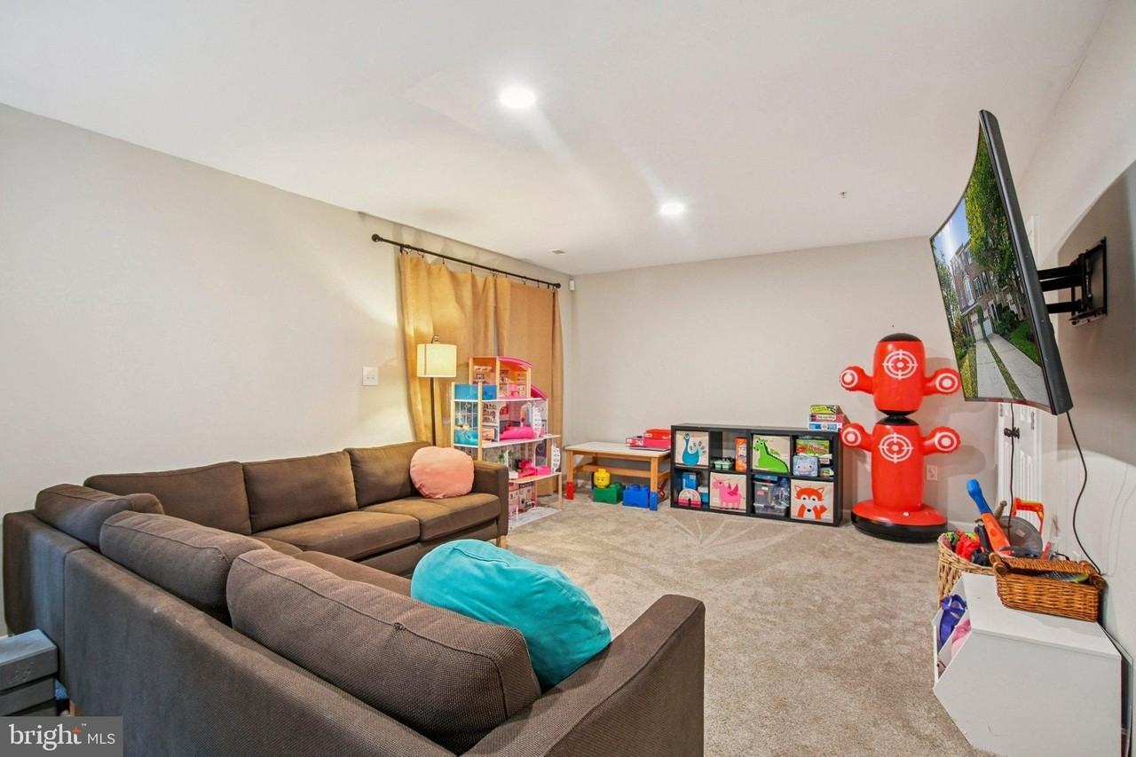 3210 Escapade Cir - Photo 4 of 24