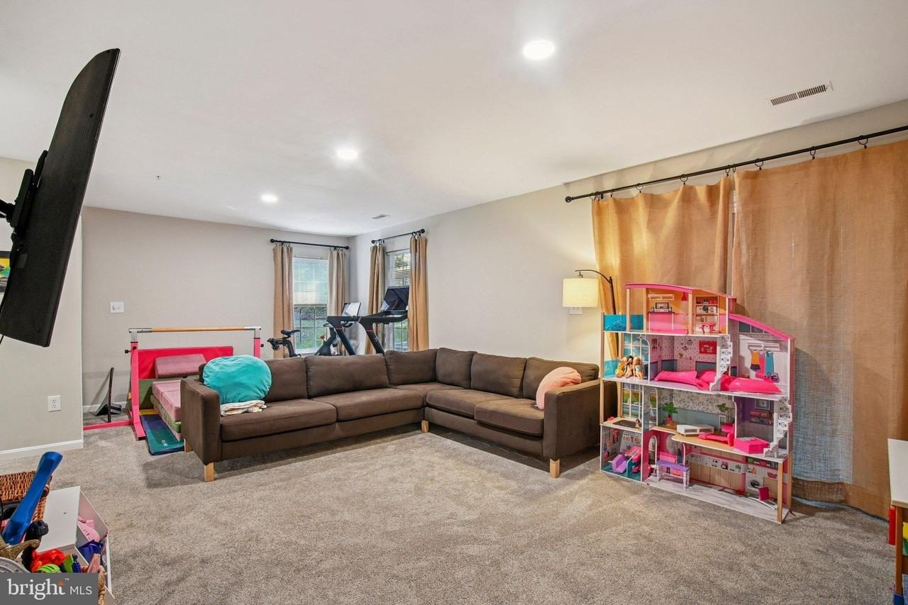 3210 Escapade Cir - Photo 5 of 24