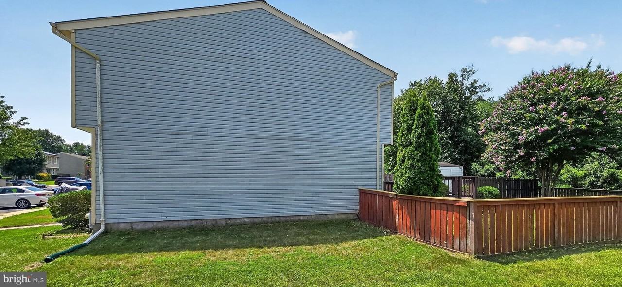 3591 Laurel View Ct - Photo 5 of 35