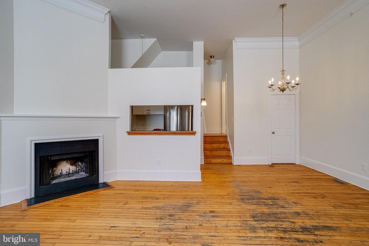 821 S Sharp St - Photo 3 of 32