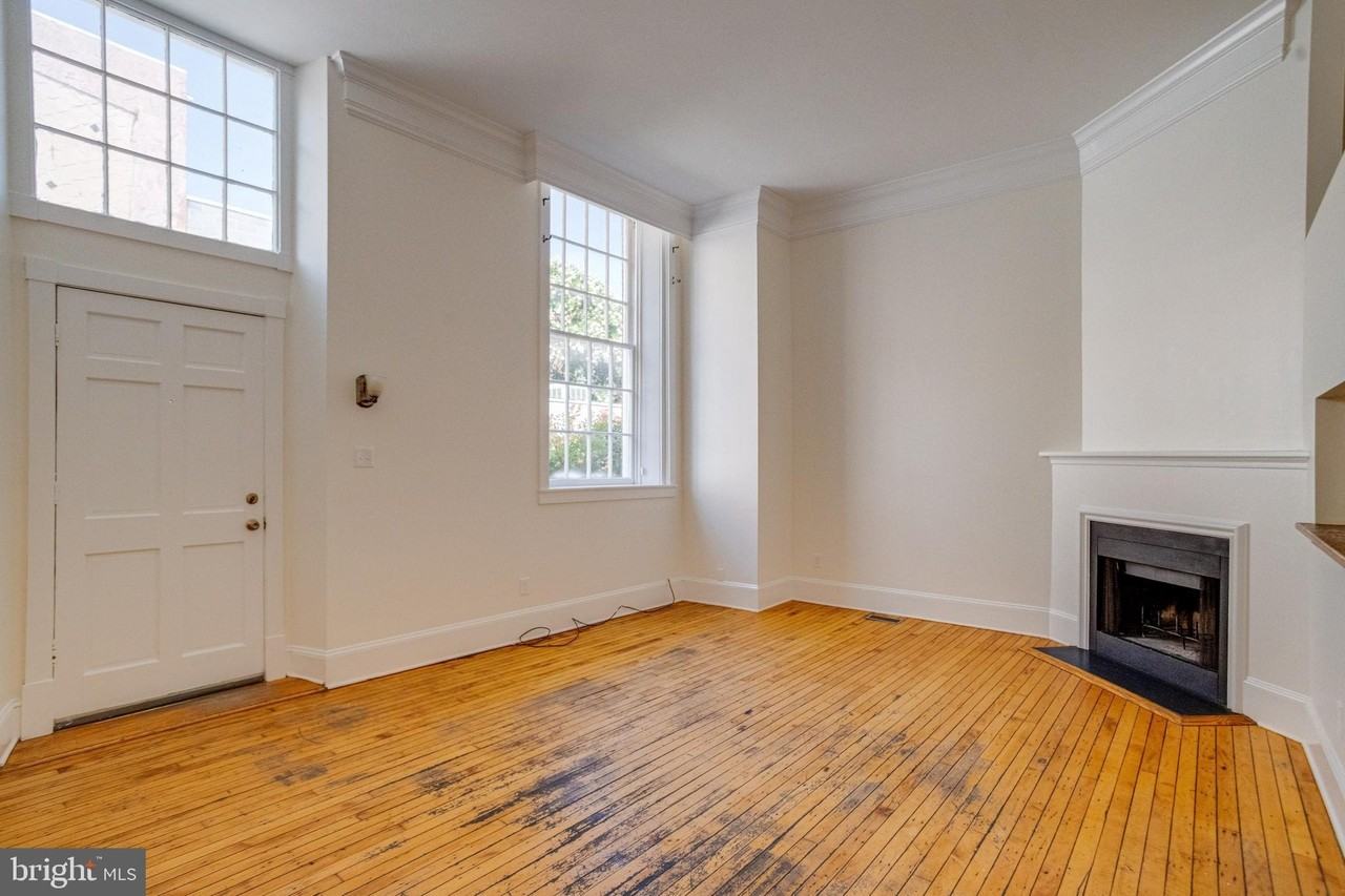 821 S Sharp St - Photo 4 of 32