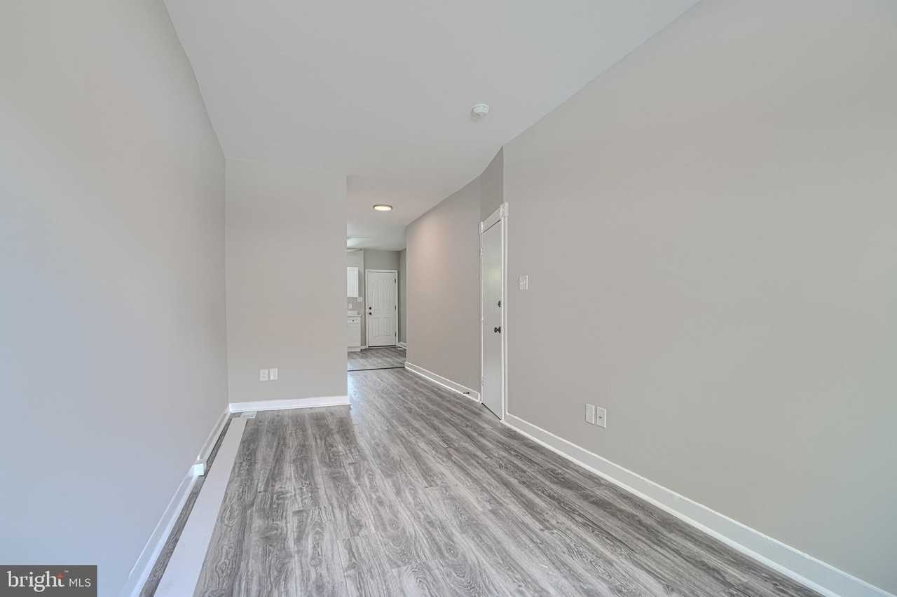 616 S Lehigh St - Photo 4 of 19