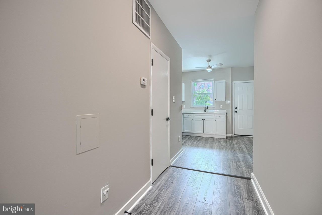 616 S Lehigh St - Photo 5 of 19