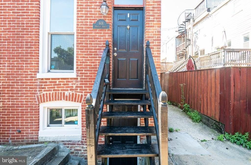 601 Harvey St - Photo 2 of 20