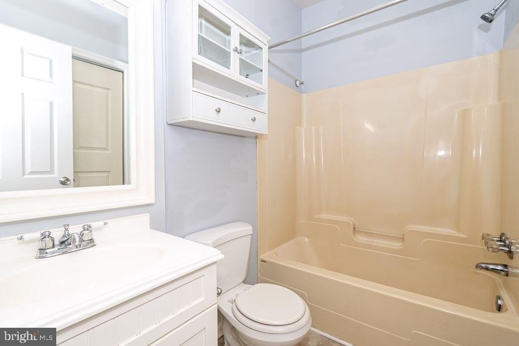 601 Harvey St - Photo 7 of 20