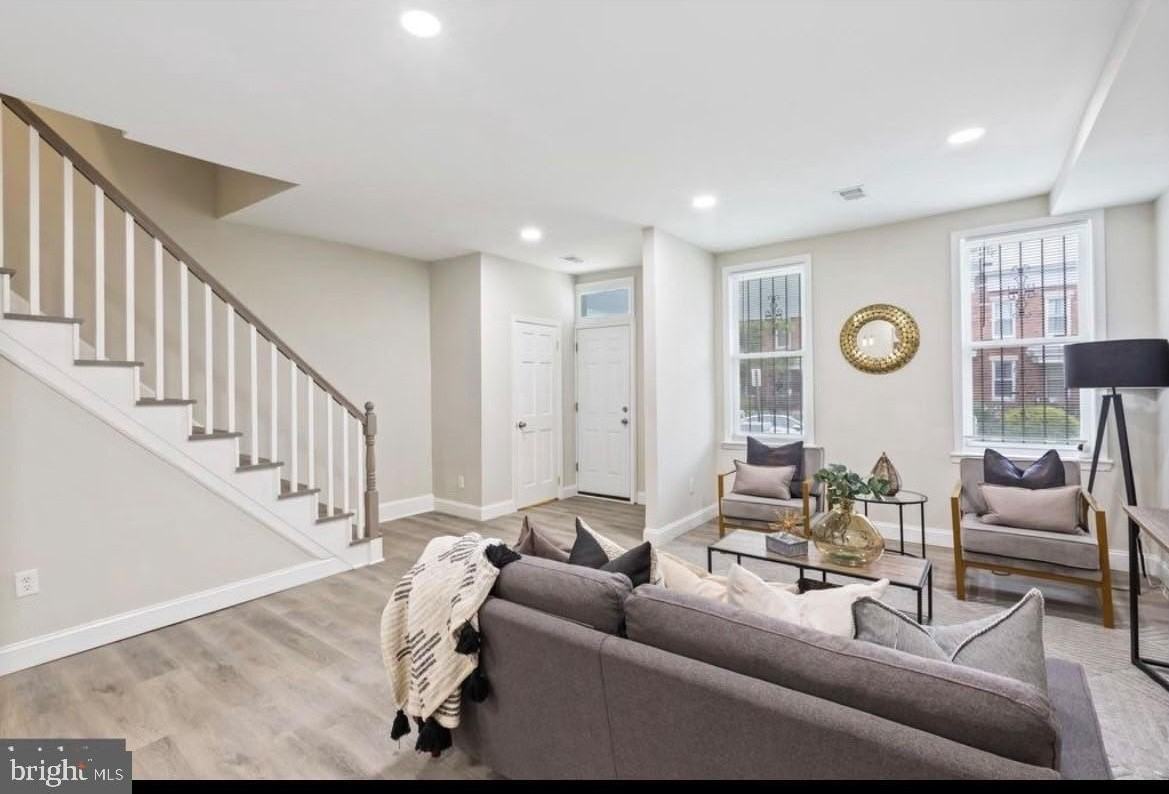 720 N Edgewood St - Photo 2 of 12