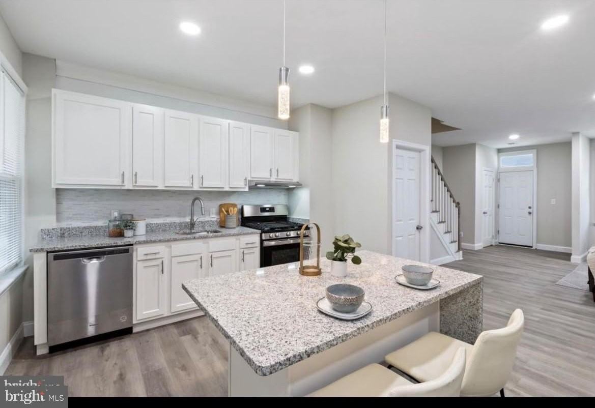 720 N Edgewood St - Photo 4 of 12