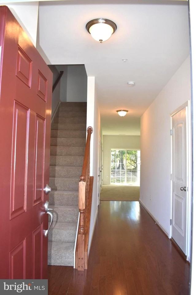 9421 Adelaide Ln - Photo 2 of 29