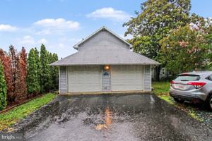 featured image of 1702 Oakfield Ave